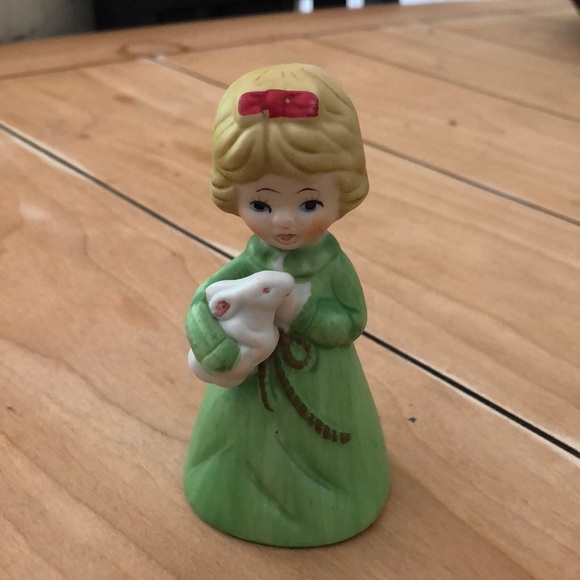 Vintage 1978 Merri Bells Girl with bunny & Strawberry Patches - Picture 2 of 6